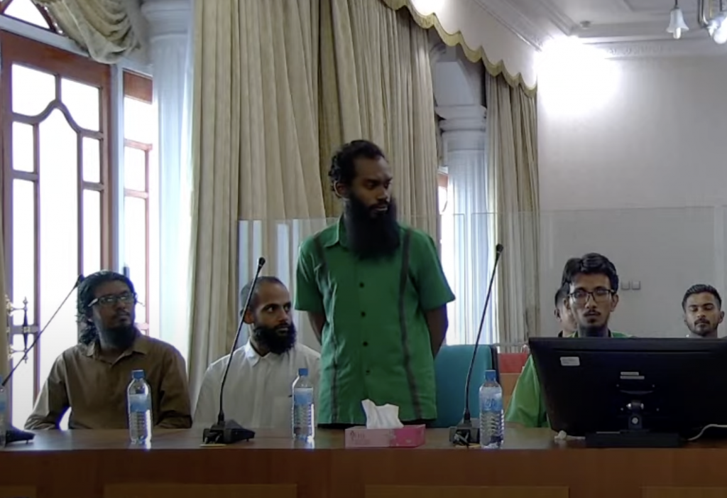 Yameen Rasheed ge maruge massalaige isthiunaafu 2 aharu fahun High Court gai fashaifi