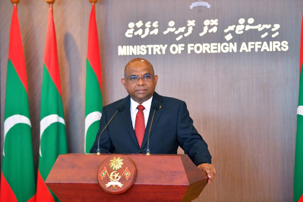 Embassy thakuge vazeefaa thakah kurimathi leveynee foreign ministry ge muvazafun ah ekani