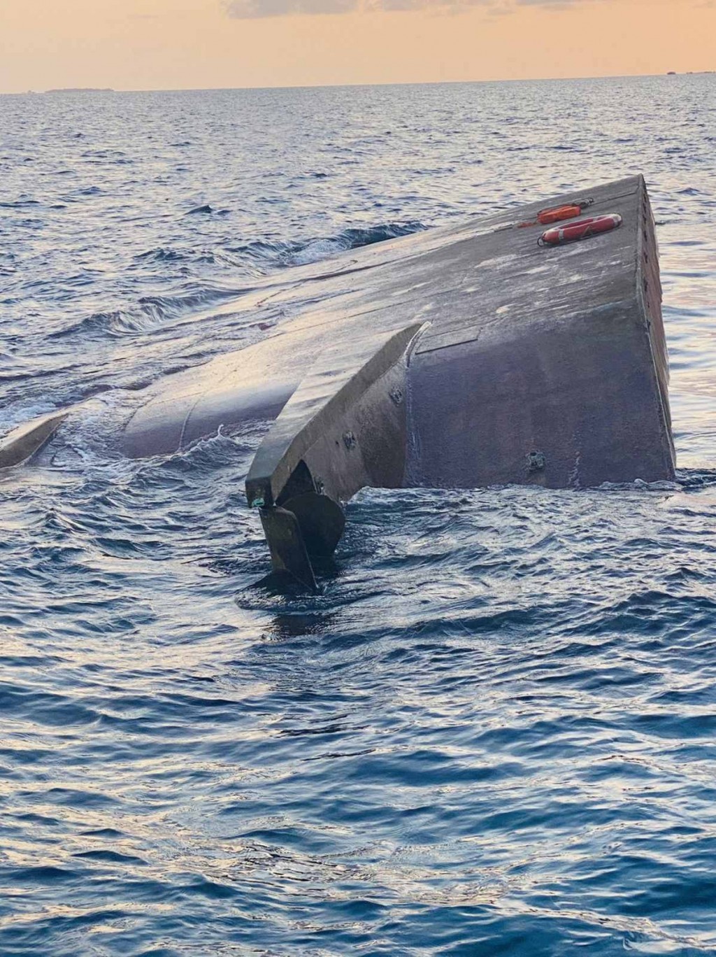 Landing craft traveling from Male' to Maabinhuraa capsizes, sinks