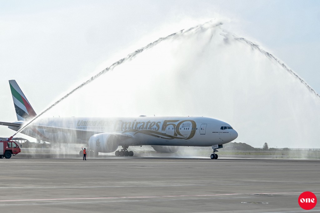 ONE Photo: VIA ge aa runway beynun kuran feshun