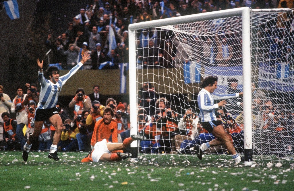 Thaareehee vaadhaveri kameh: Argentina penalty beynumeh noon, van Gaal nukunnanee badhaleh saabithukohdheyn!