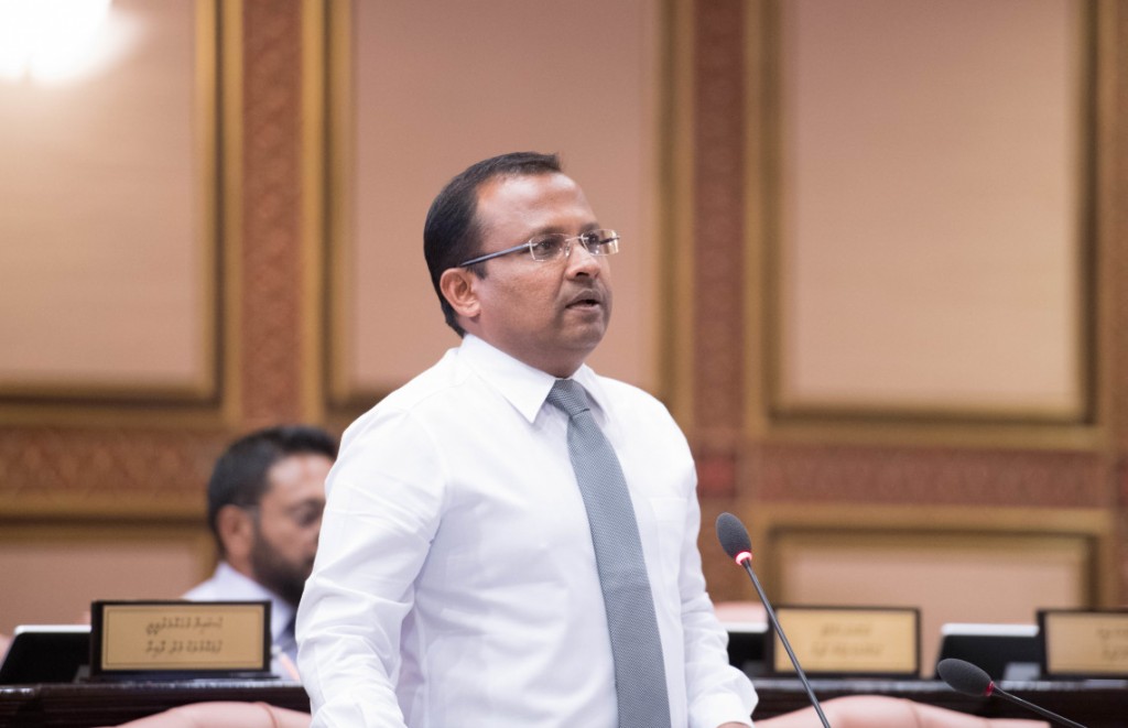 MNP thafaathu vaane, miee ehen party thah heylahvaalaane party eh: Riyaz