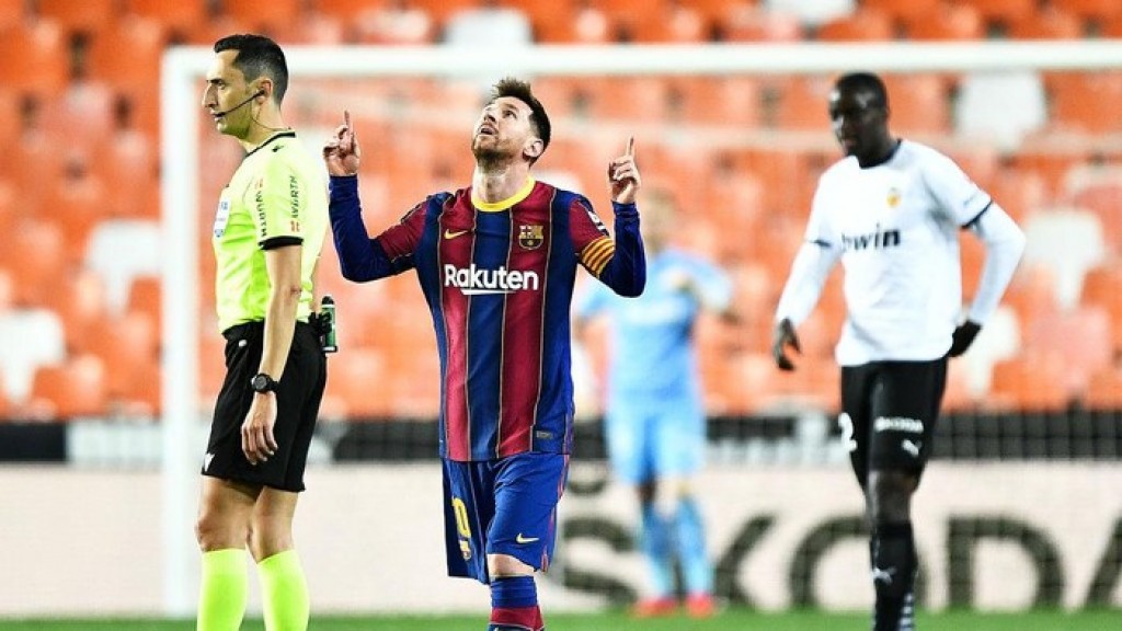 Messi ge jaadhulaa eku Barca enburi race ah