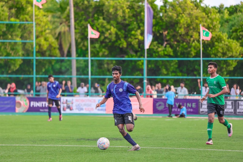 Laamaseelu Laamu Inter School football: Isdhoo in bodu thafaathakun Kalaidhoo balikoffi