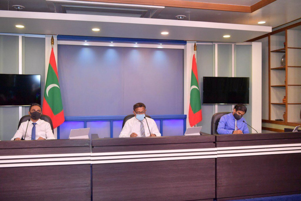 Ehvves bayaaneh nudhey meehunahvves dhiriulhumuge haalathuge bain point dheefai eba huri: Flat Committee