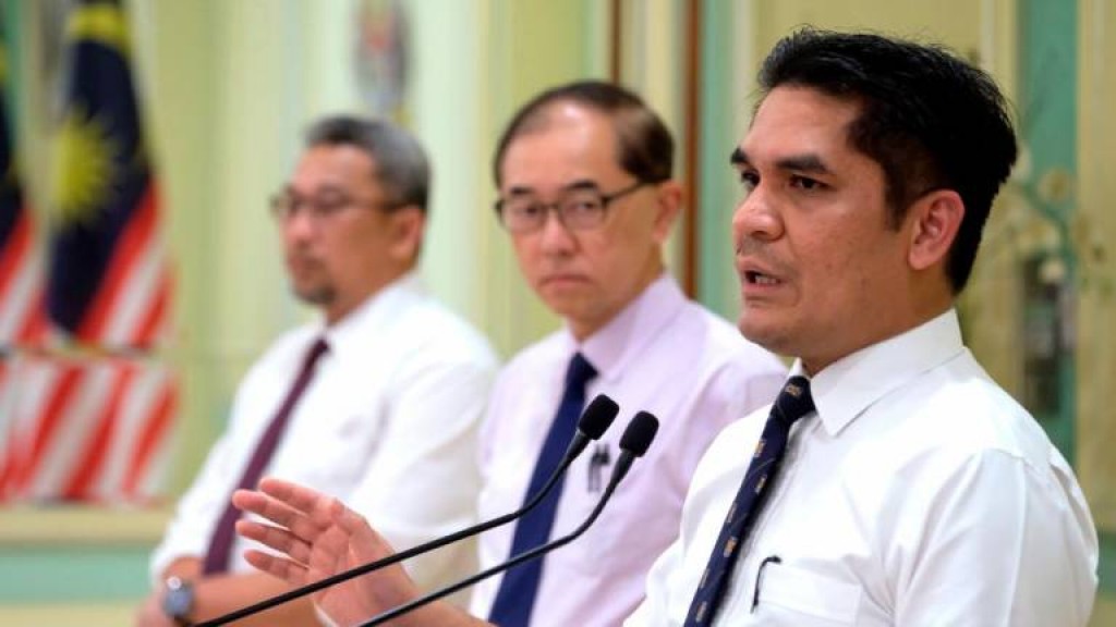 Anna mahuge ekakun feshigen Malaysia ge school thah hulhuvanee