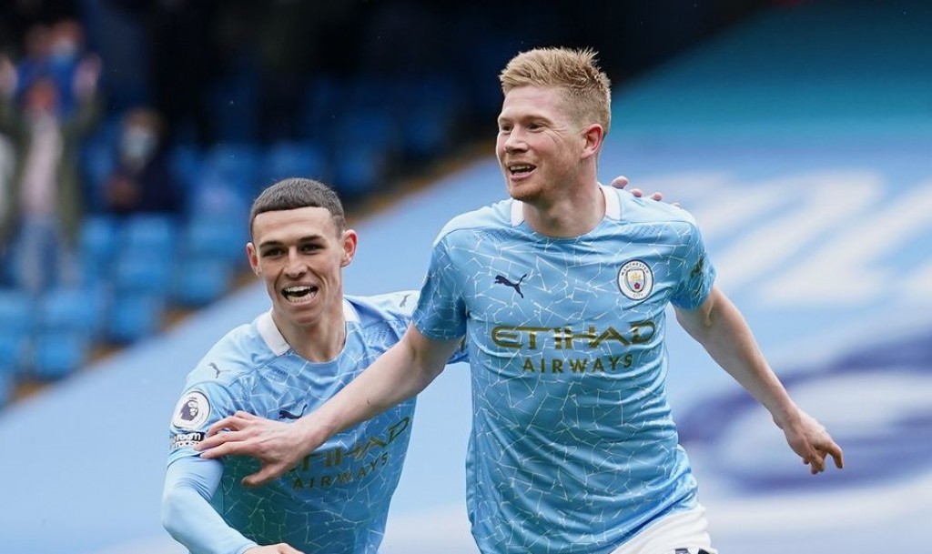 Premier league ge emme molhu kulhuntheriyakah De Bruyne, zuvaan kulhuntheriyaa ge award Foden ah