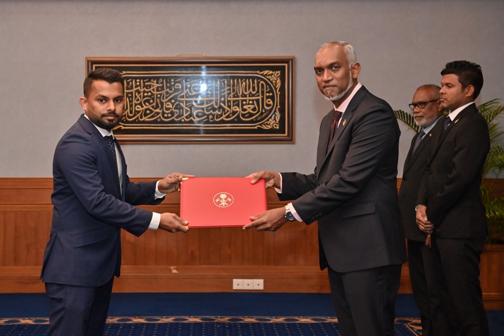 MNU ge chancellor akah Shaugee, Immigration controller akah Sham'aan