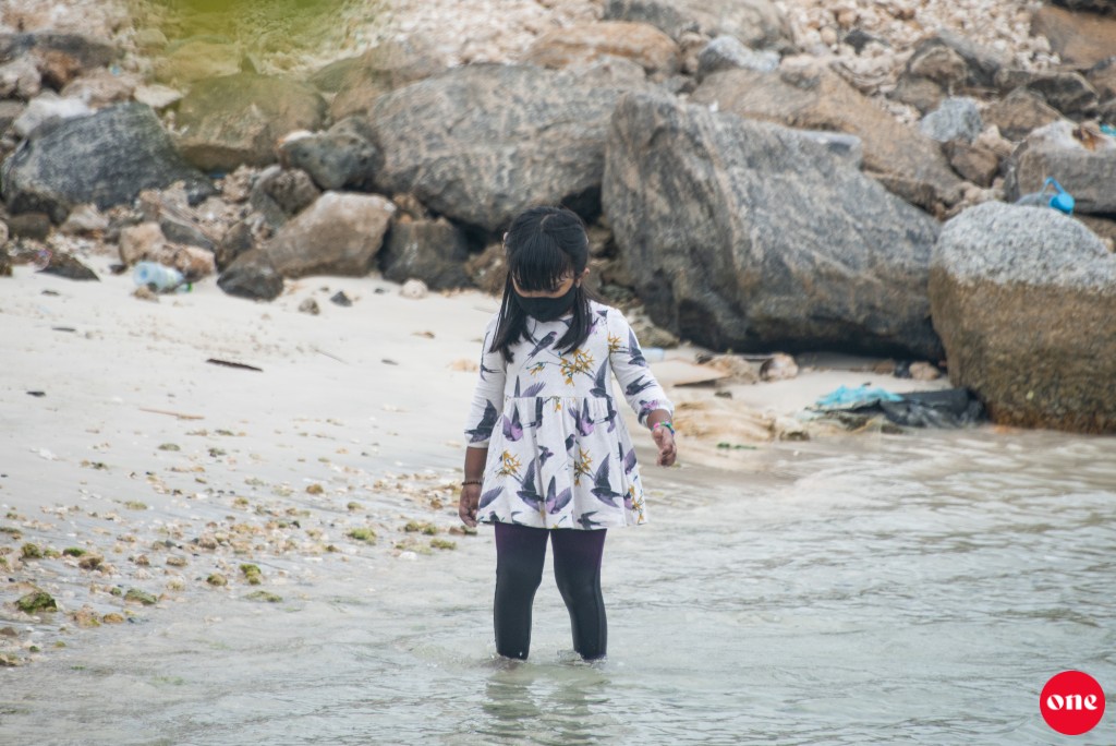 Rasfannu moodhah erey sarahahdhah kisadu jamaavefaivumun, vaguthee gothun aanmunnah bandhukuranee