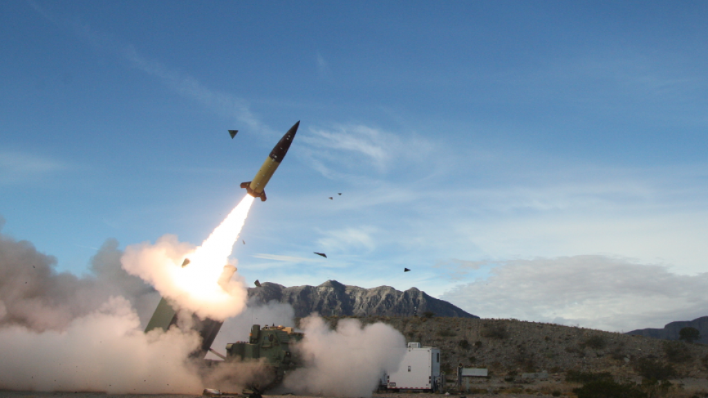 America inn dhin dhiguraasthaa missile beynunkohggen Ukrain inn Russia ah hamalaa dheefi