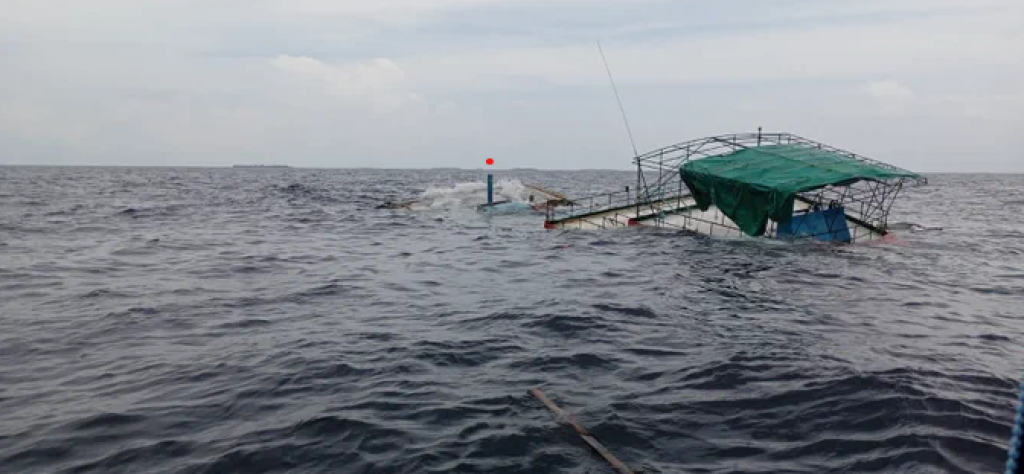 B. atoll ah dhathuru kuramun dhiya dhoanyeh adiyah hingajje, meehun salaamaiy koffi