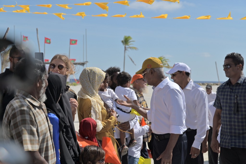 Photo: Riyaasea inthihaabuge campaign ah Raees B. Atoll ah