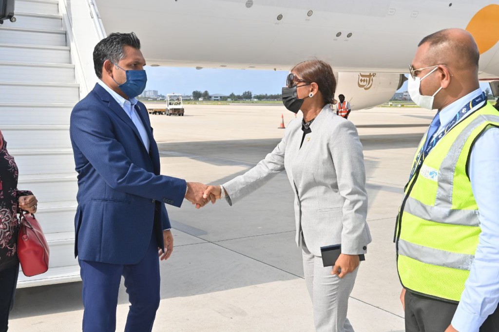 UAE ah kurehvi dhathurufulhah fahu Naib Raees Raajje vadaigenfi