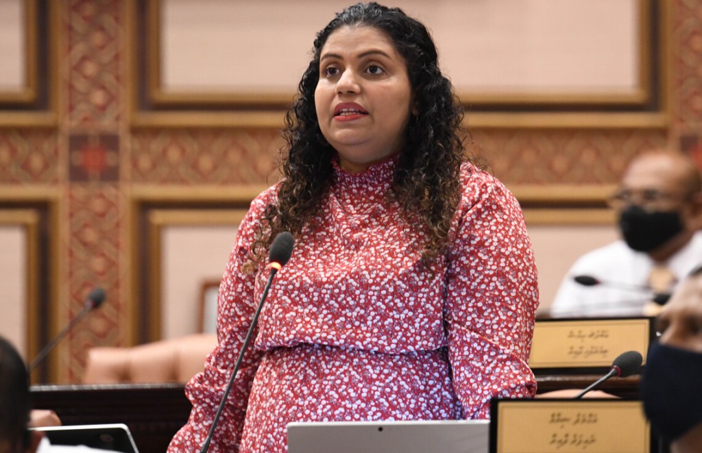 Fandiyaarun rahrashah goss kudakudhinge massala thah balai, kudakujjehge gothugai hure kuraa kushah maruge adhabu nudheyn faaskoffi