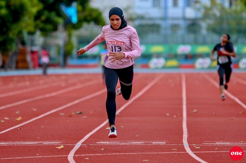 Commonwealth games: Anhenunge 100 meter ge gaumee record Himna muguraalaifi
