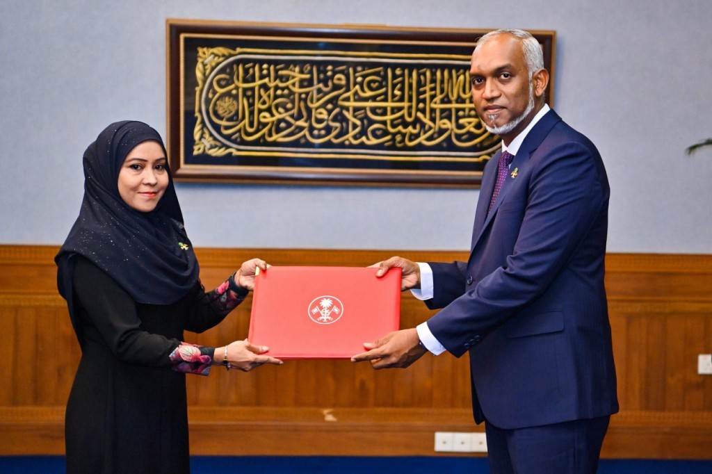 Islam dheenah furahsaarakurikamuge thuhumathaaeku faadukiyun amaazuvumun Lubna ma'aafah edhihjje