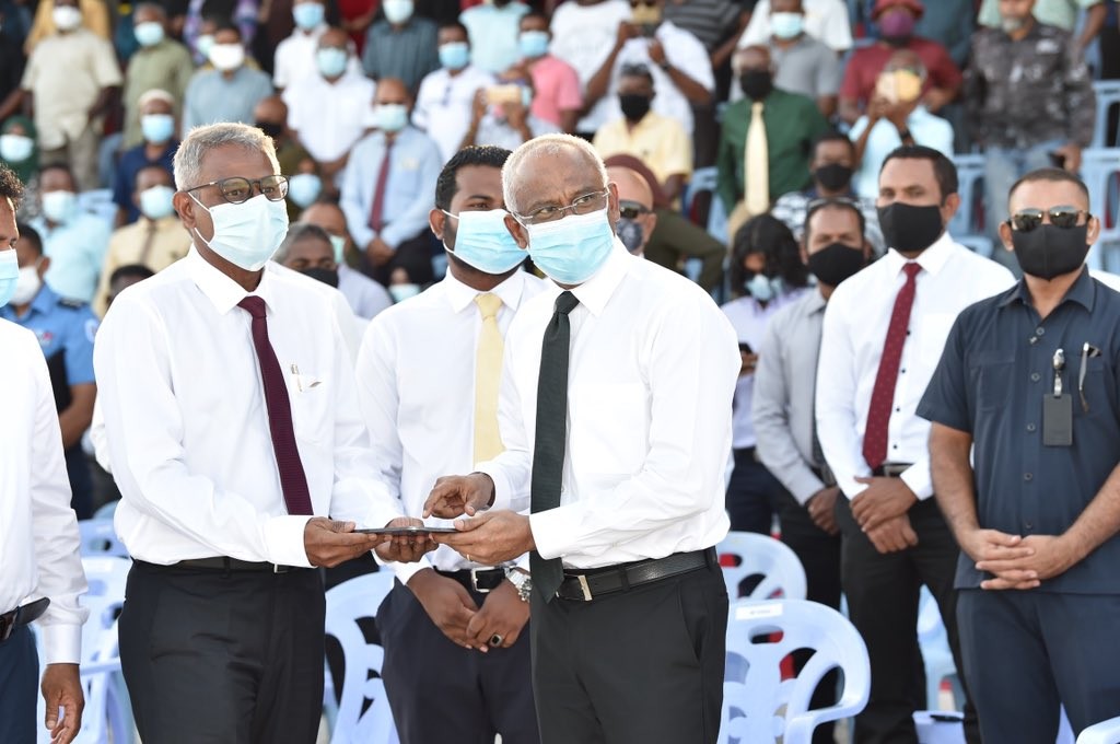 L. Gamuge current eh viuga akun gulhaalai, sarahahdhee engine ge akun current foarukohdheyn fashaifi