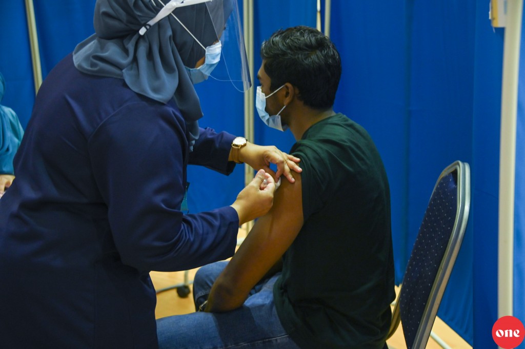 Pfizer in 300,000 dose vaccine gannaee, anna mahuge therey gai liben fashaane