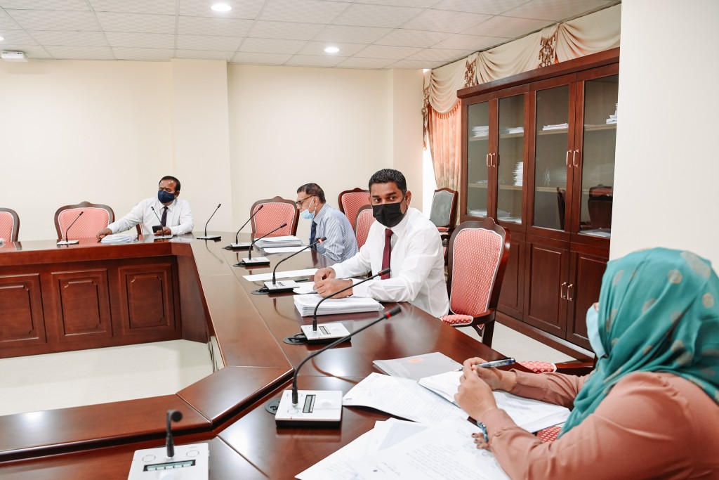 Chief Ombudsperson ah 37,500 Ombudsperson ah 33,500 Rufiyaage musaara kanda alhaifi