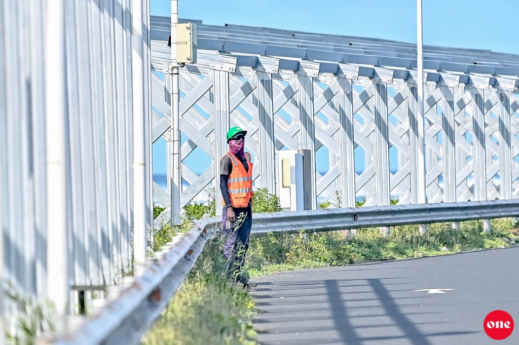 Bridge highway gai hin'gi accident ehgai meehakaai kudakujjakah aniyaavejje