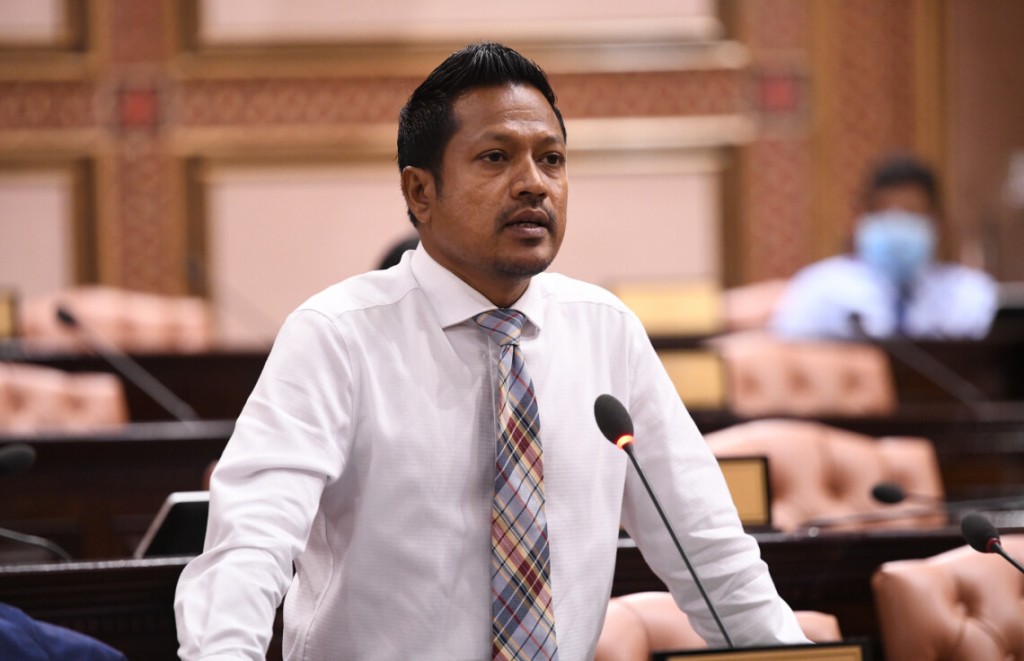 Raees Nasheed MDP in beyrukuran jaagaeh nudheynan: Inthi