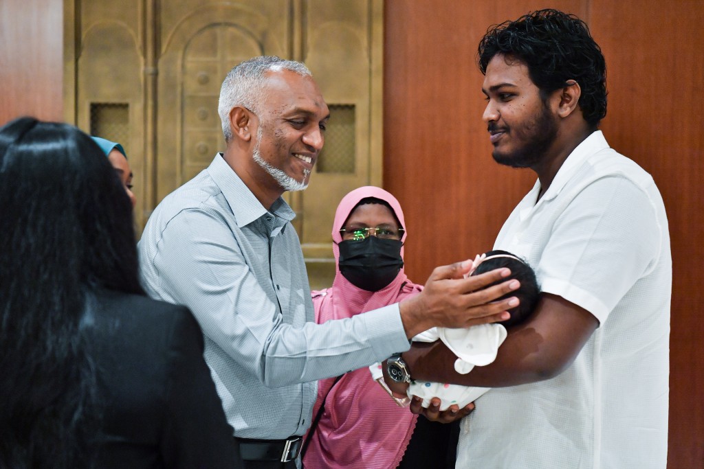 Dhivessaku konme gaumehgai huttas dhaulathuge eheetherikan libey gothah siyaasathu battan kuraanan: Raees