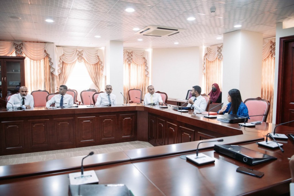 Performance dhah ACC memberun vakikuran Committee in faaskoffi