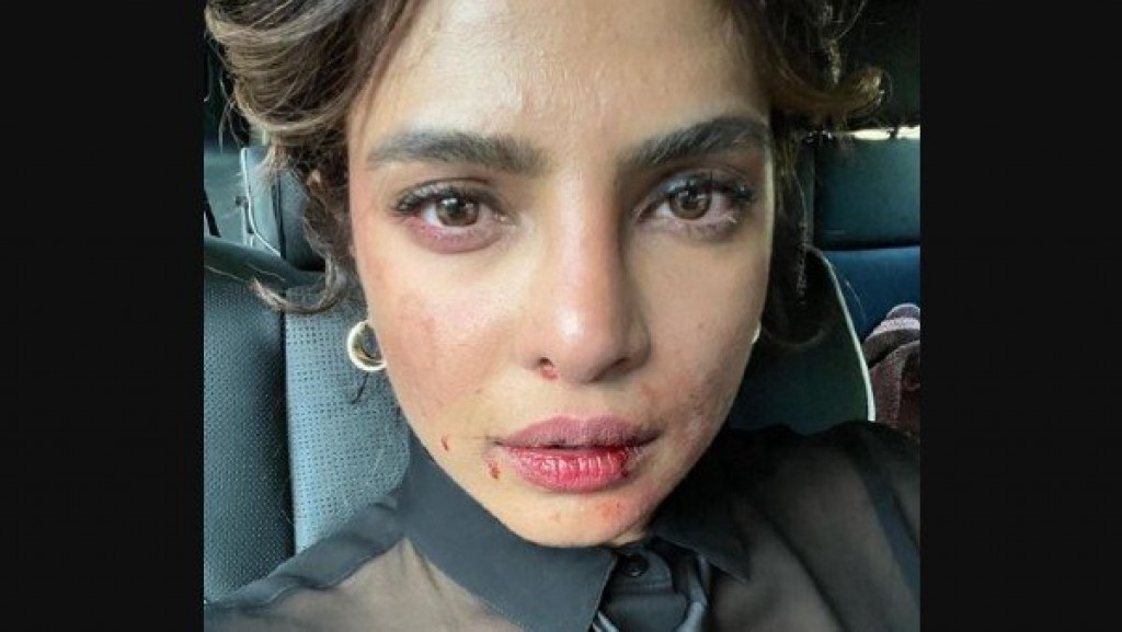 Priyanka chopra moonumathin zahamthakeh fenna foto thakeh, gina hayaku kanboduvun faalhukohffi