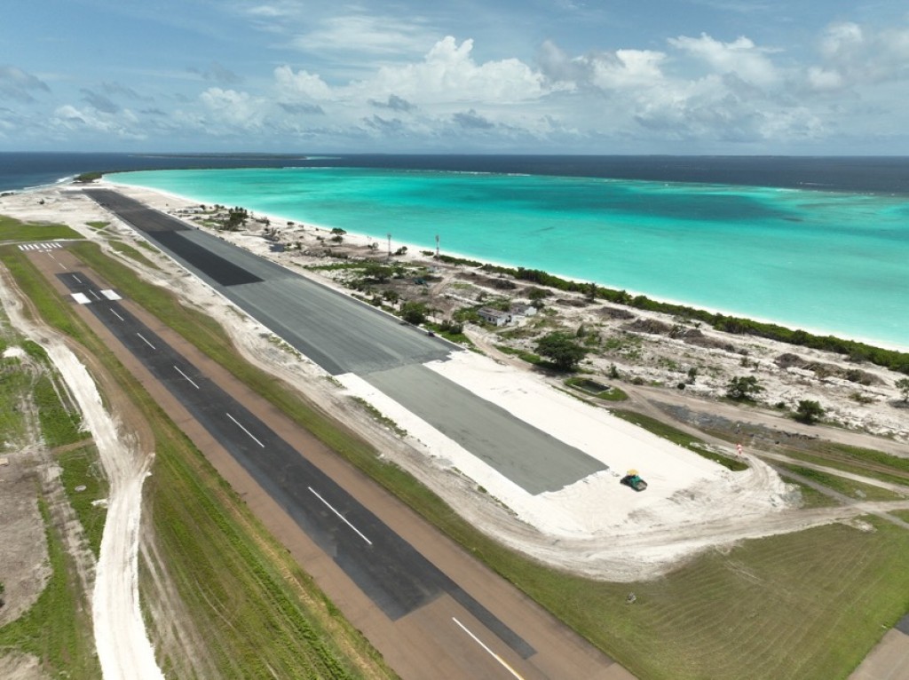 Hanimaadhoo gai dhuvasvi meehakah hamalaadhy feyrije