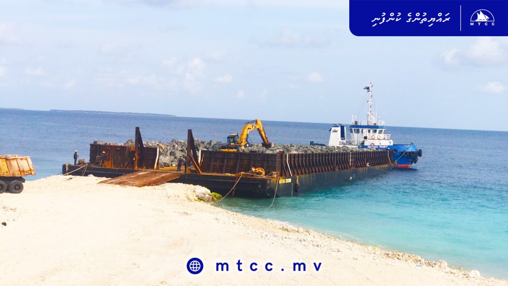 Feydhoo bandharuge aa harbour basing funn kurumuge massaikaiy nimumakaa gaathah