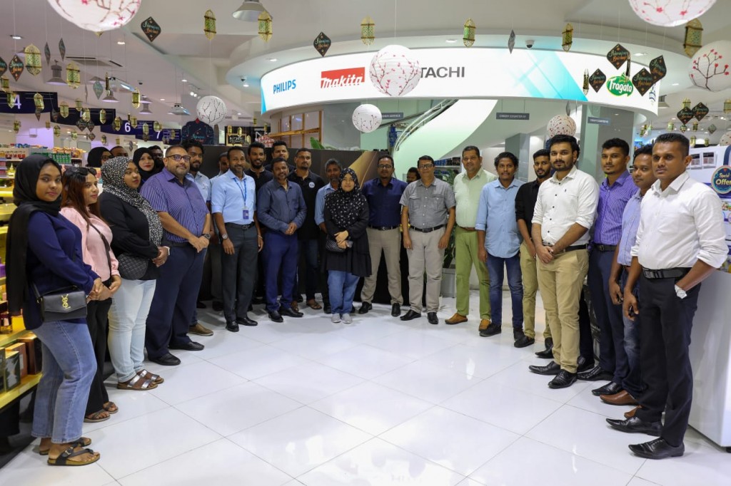 STO ge hypermarket ah eh aharu, customeruna gina hadhiyaa thakei