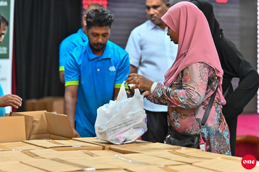 ވަން ފޮޓޯ: ސައުދީން ހަދިޔާކުރި ކަދުރު ބަހަން ފެށުން