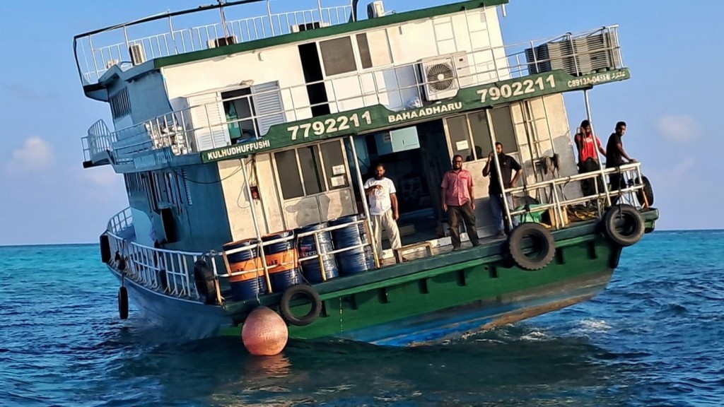 Mudhalaai meehun aa eku Kulhudhuffushi bahaadharu boat farah araifi