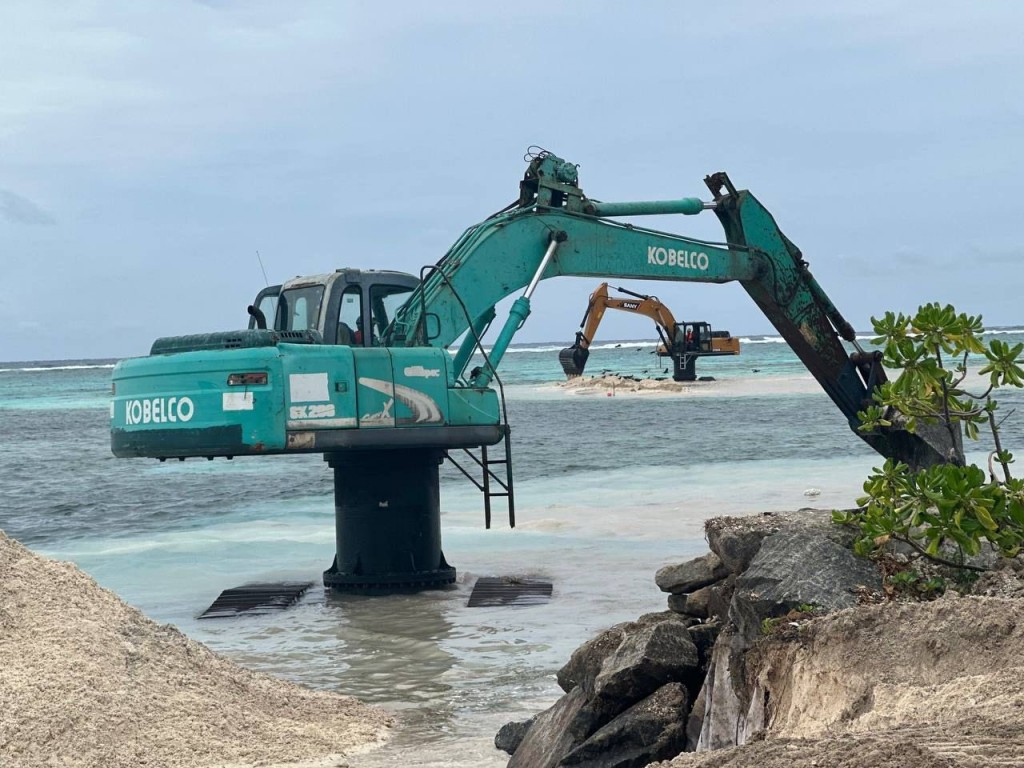 Thulhaadhoo airport ah beynunvaa bin hihkumuge amalee masakkai fashaifi