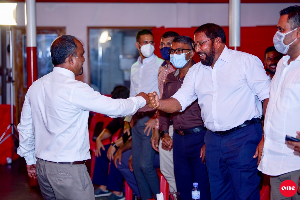 Jumhooree party ge congress december gai baavvanee