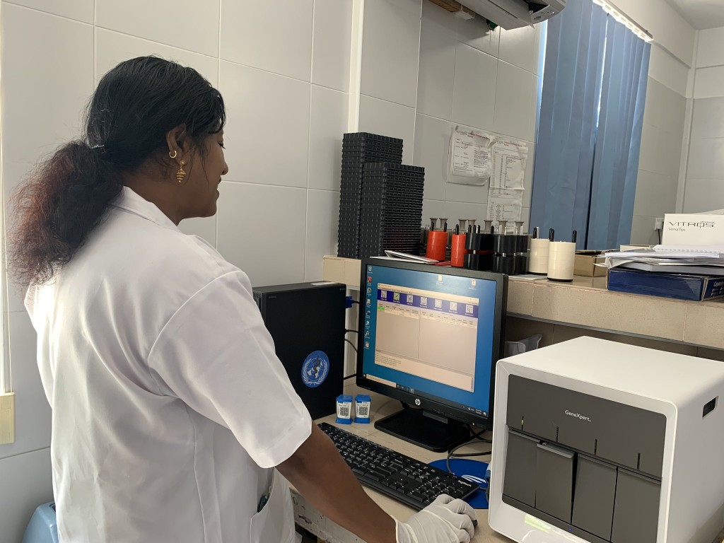 Ungoofaaru Regional Hospital gai Covid ah test kureveyne inthizaamu hamajahsaifi