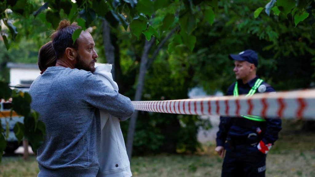 Ukraine war: Children die in new missile attack on Kyiv