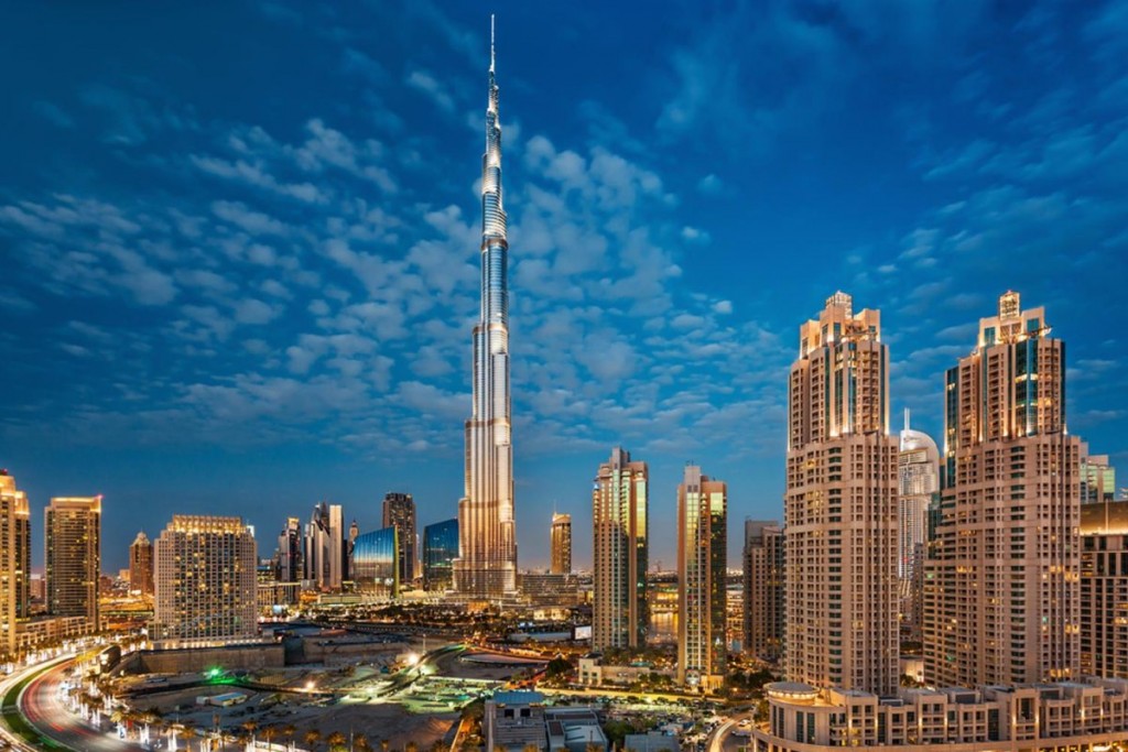 United Arab Emirates: Thinvana dhuniyein igthisaadhee kuriboatah