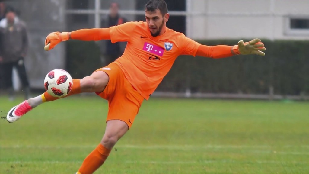 Maziya ah Europe ge league thakugai kulhefaivaa thajuribaakaaru Goalkeeper eh