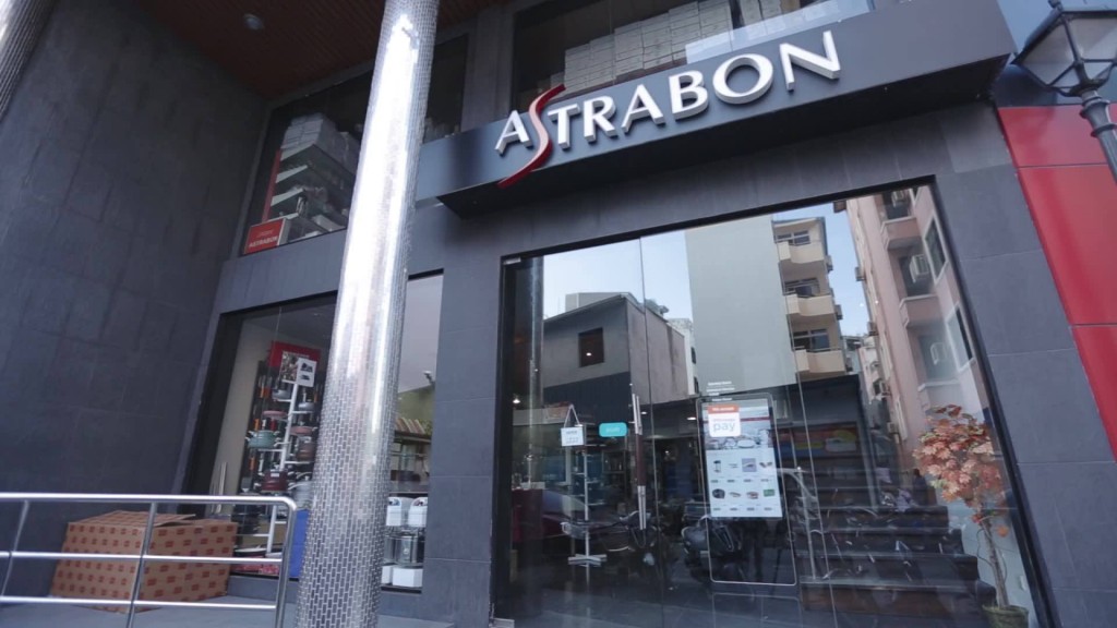 Astrabon in badhige ah saamaanuthakah haassa Expo eh baavvanee