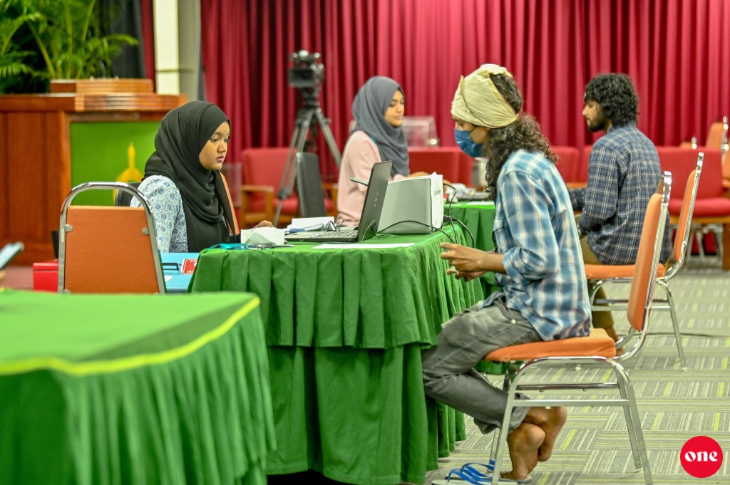 Roadha mahuge furathama 20 dhuvahu zakat ge gothugai 7.6 million rufiyaa libijje