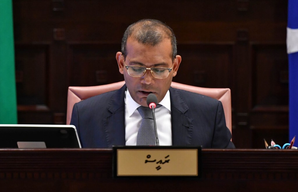 Bidheyseen ah resident visa dheyn Raees Nasheed husha'helhuhvi islaahah memberun thaaeedheh nukurevi