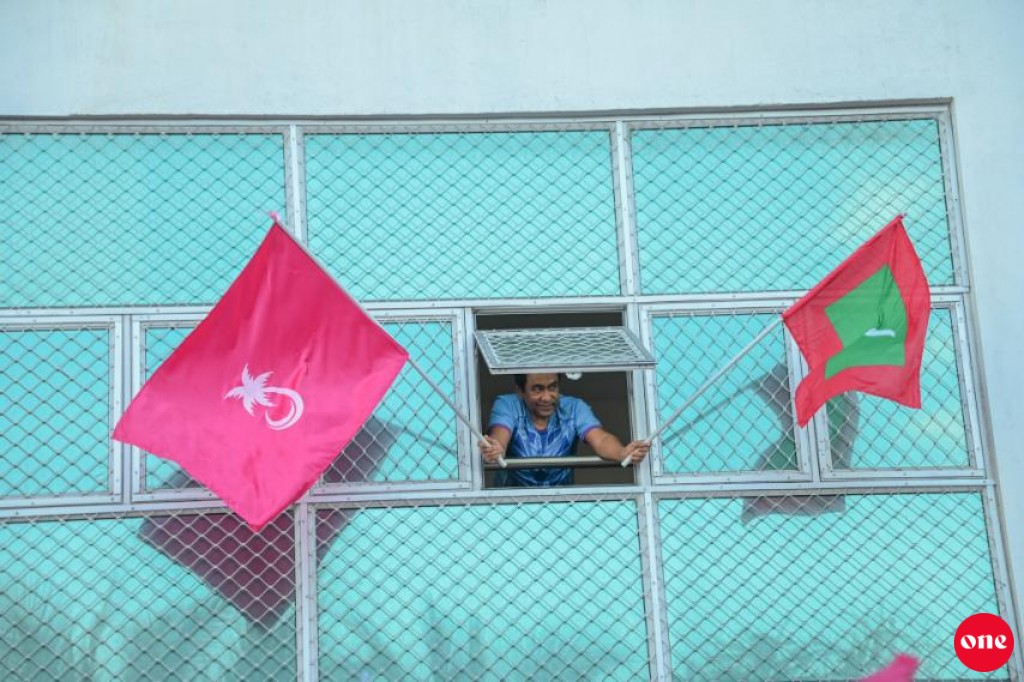 Insaafu hoadhan nukui muzaaharaa gai Raees Yaameen ge haahsa fenilumeh