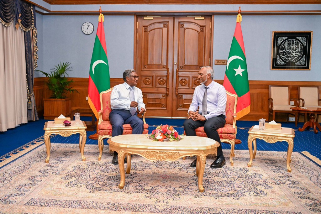 Raees Muizzu Raees Waheed aa bahdhalu kuravvaifi