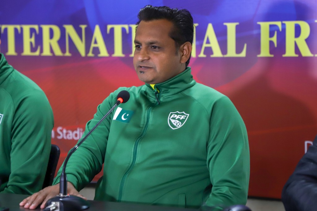 Hotalah vadhe fenvaraalaigen India match ah kiriyaa foaree, Kuwait kairee fennaanee ehen Pakistan eh!