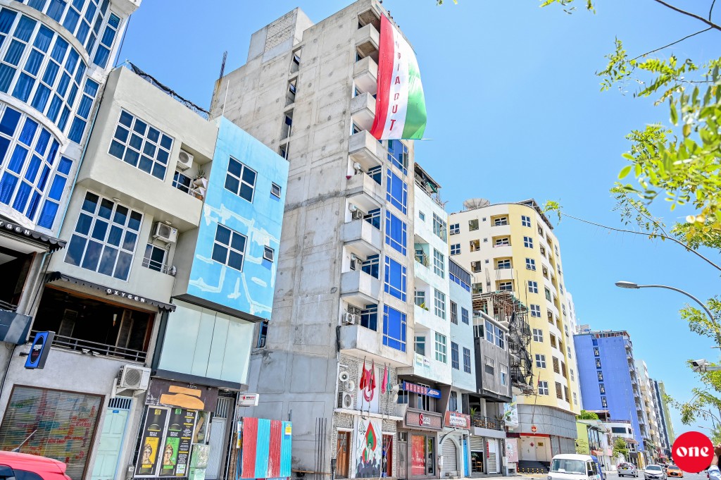 One Photo: Raees Yameen ge gekolhaai PPM offyhah fuluhun vadhe, ''India Out'' banner thah negun