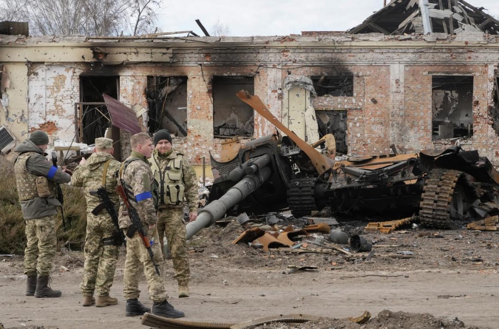 Ukraine war: US confirms 'communications' with Kremlin