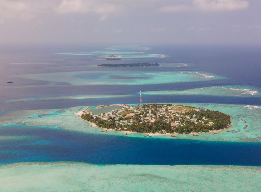 V. Atholhugai midhiya aharu ehves kujjaku ufanvefaeh nuvey