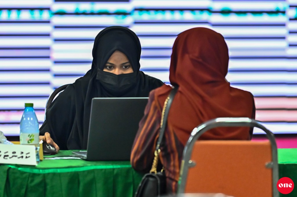 ވަން ފޮޓޯ: ސައުދީން ހަދިޔާކުރި ކަދުރު ބަހަން ފެށުން