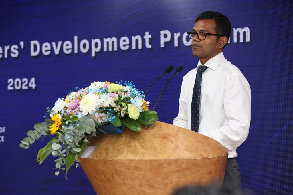 Massaikathuge maahaulugai ekaku enakakah ithubaaru nukuraa nama kohdheveyne hidhumatheh noanaane: Fahmy